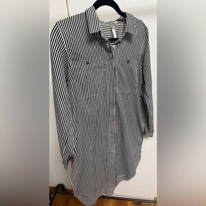 True Destiny Black and White Vertical Stripe Button-Down Shirt M/L